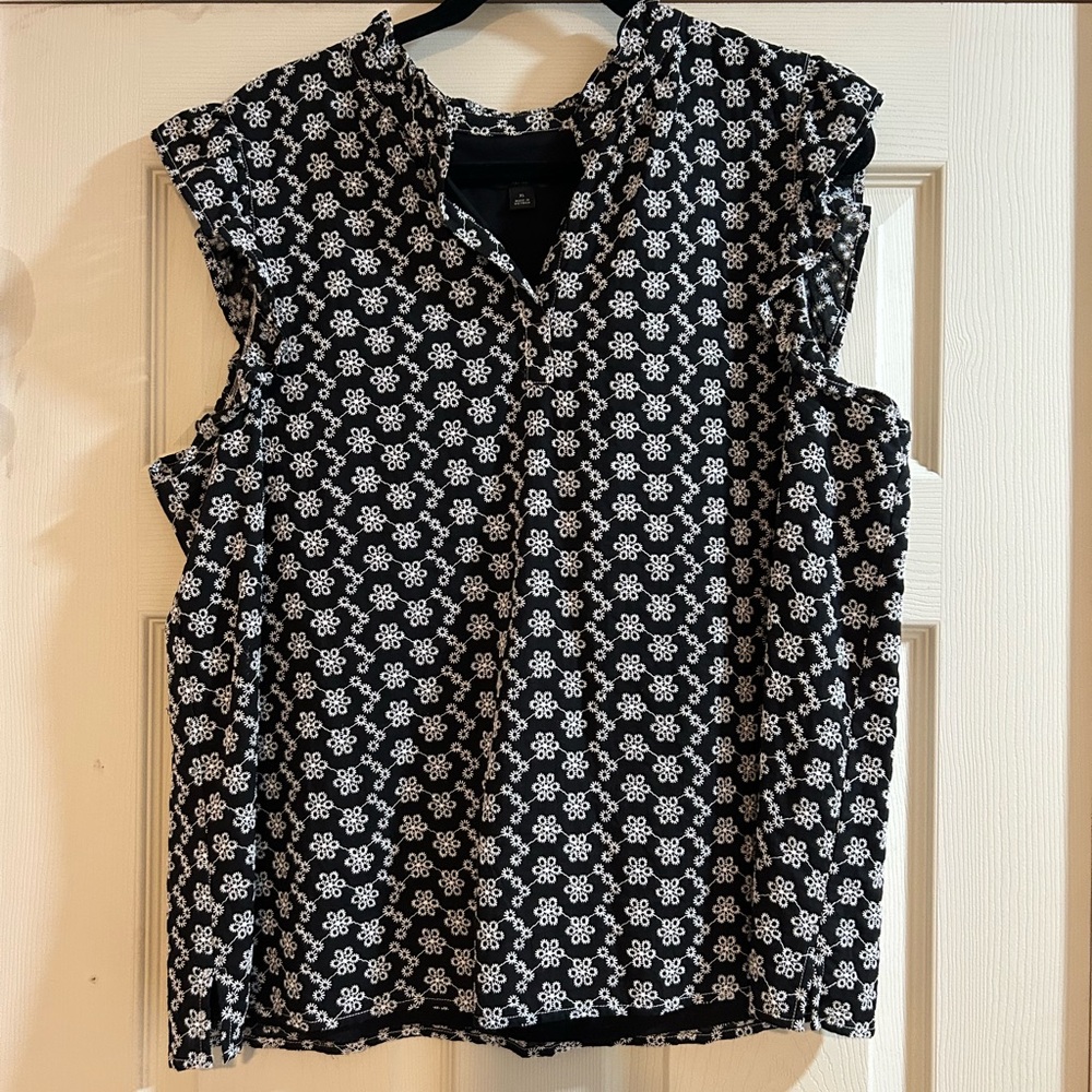 Ann Taylor Black and White Eyelet Patterned Blouse